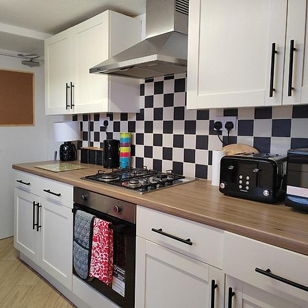Granville 5Br Townhouse - Ideal For Groups, Families Or Contractors By Suitely Челтенхам Экстерьер фото